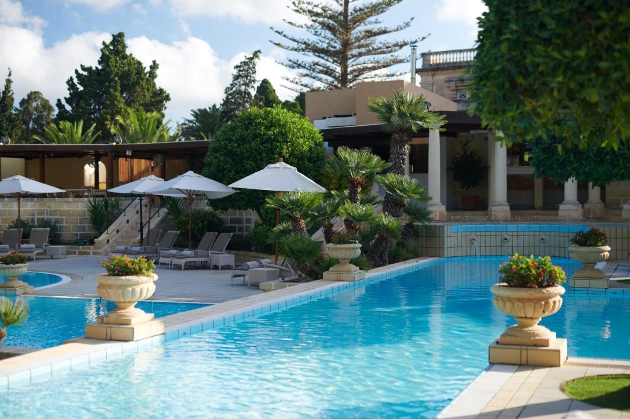 Corinthia Palace Malta Attard Luaran gambar Pool at the Grand Resort
